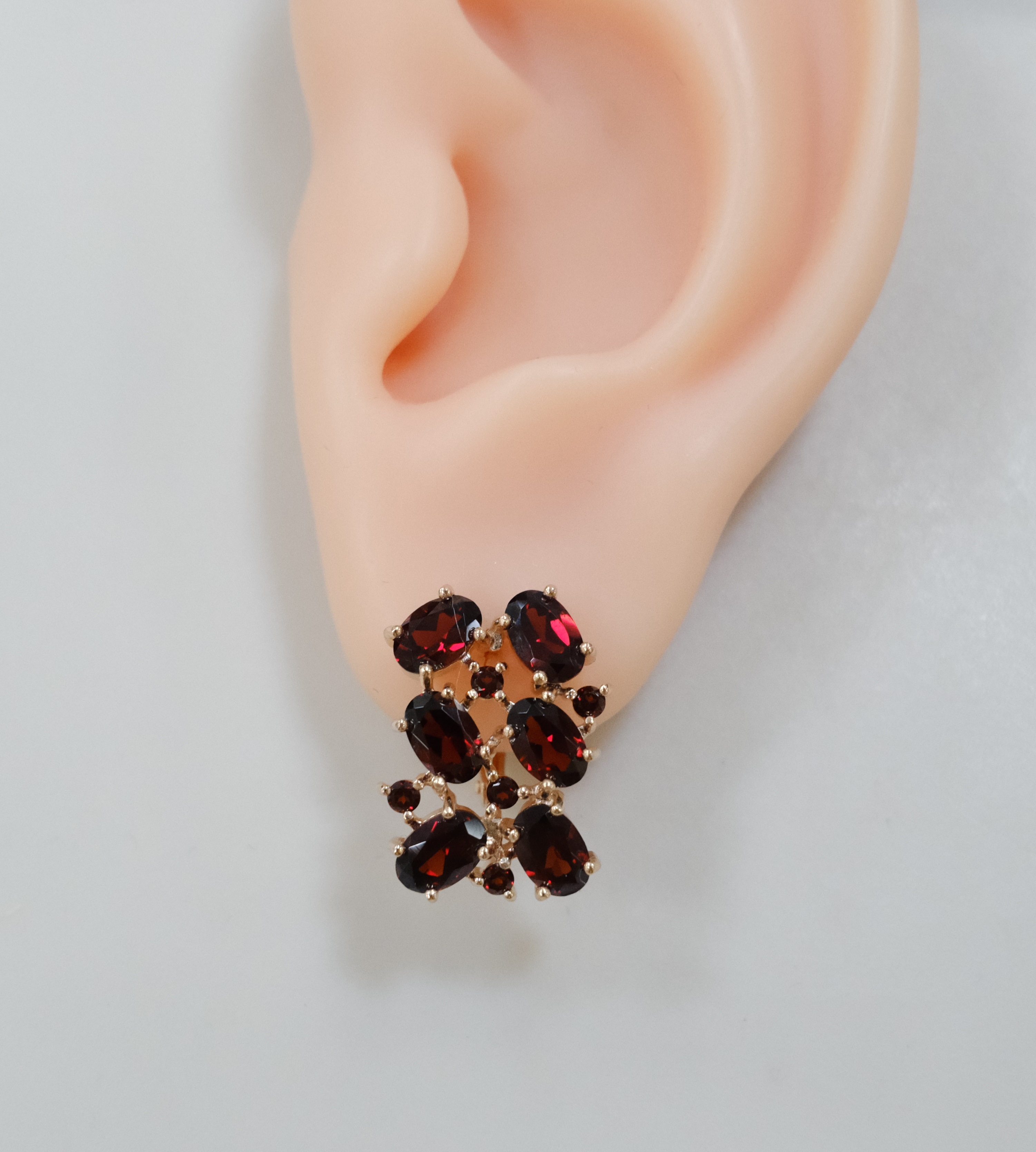 Серебряные серьги с гранатами